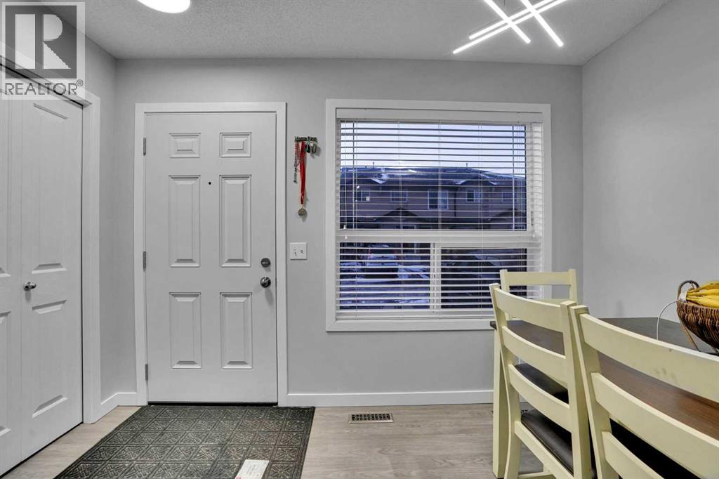 Row / Townhouse for Sale in 257 Saddlebrook Point NE|Calgary, Alberta T3J0G4 2