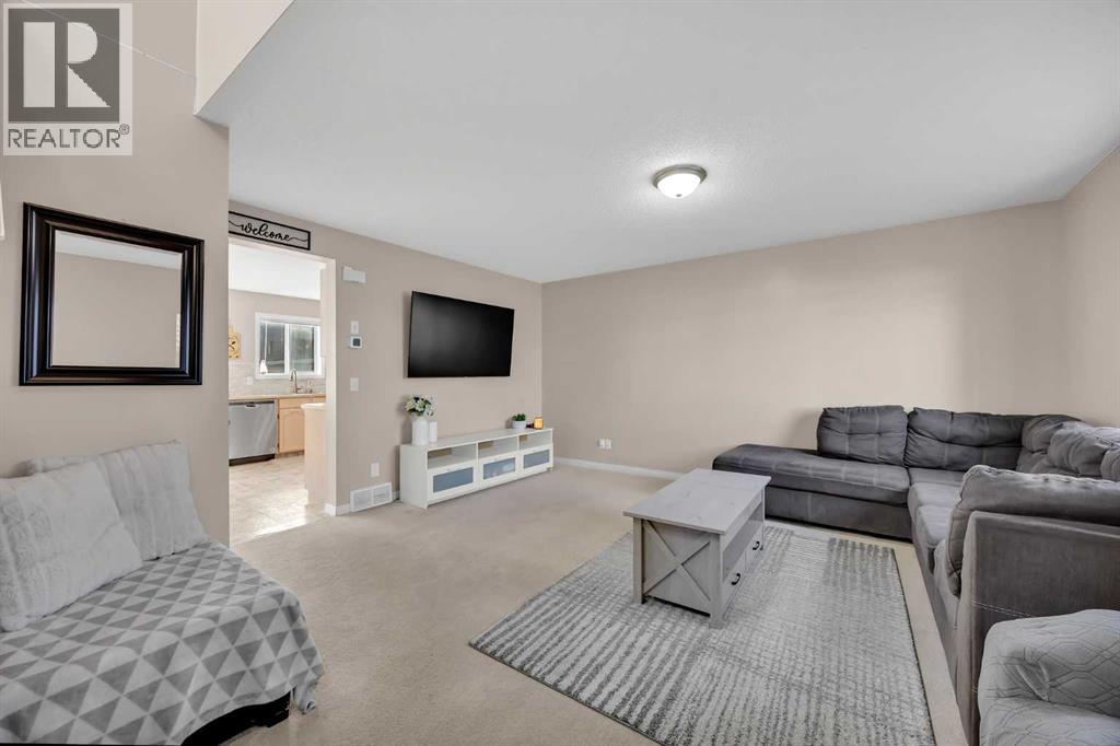 House for Sale in 26 Saddlemead Close NE|Calgary, Alberta T3J4M6 5