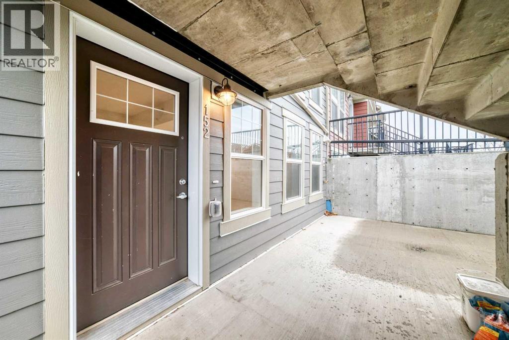 Row / Townhouse for Sale in 152 Cranbrook Square SE|Calgary, Alberta T3M3E3 3