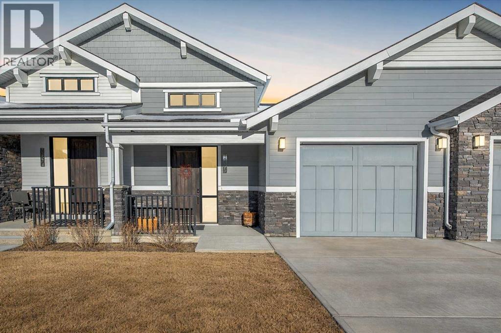 Row / Townhouse for Sale in 12572 Crestmont Boulevard SW|Calgary, Alberta T3B6J5 3