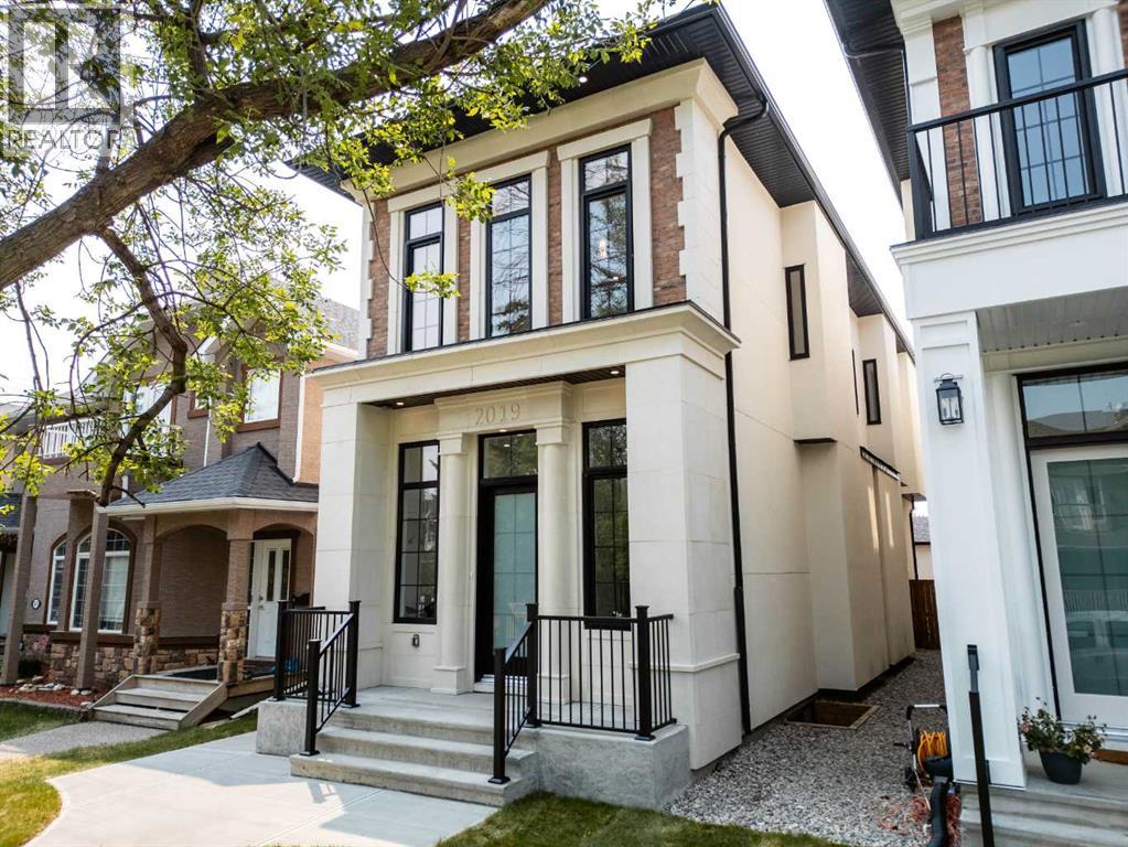 House for Sale in 2019 6 Avenue NW|Calgary, Alberta T2N0W6 2