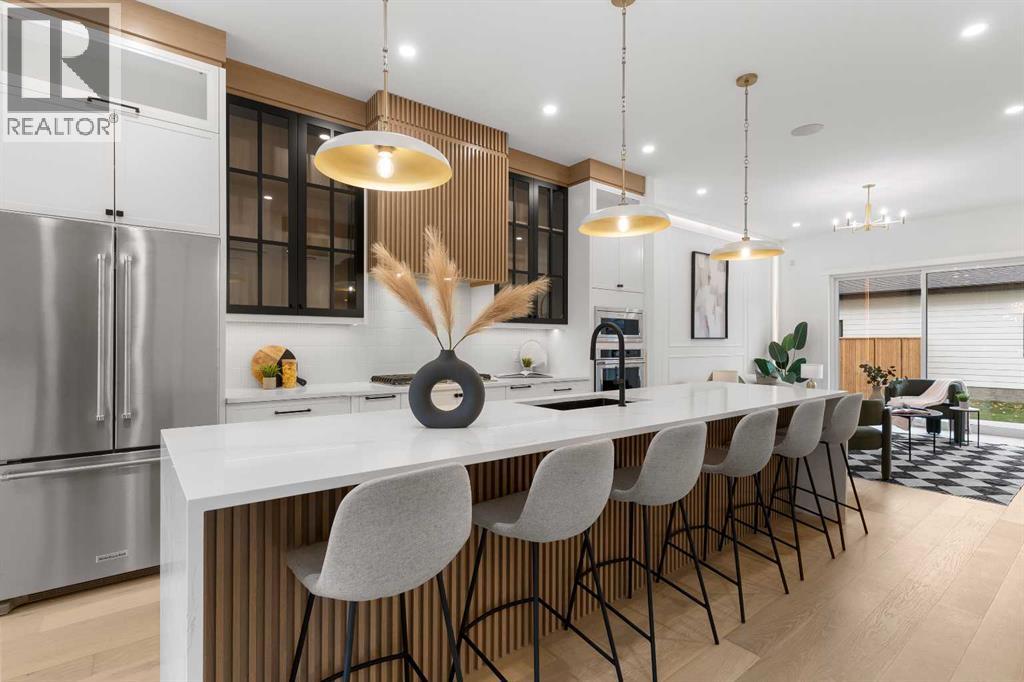 Duplex for Sale in 525 32 Street NW|Calgary, Alberta T2N2V8 2