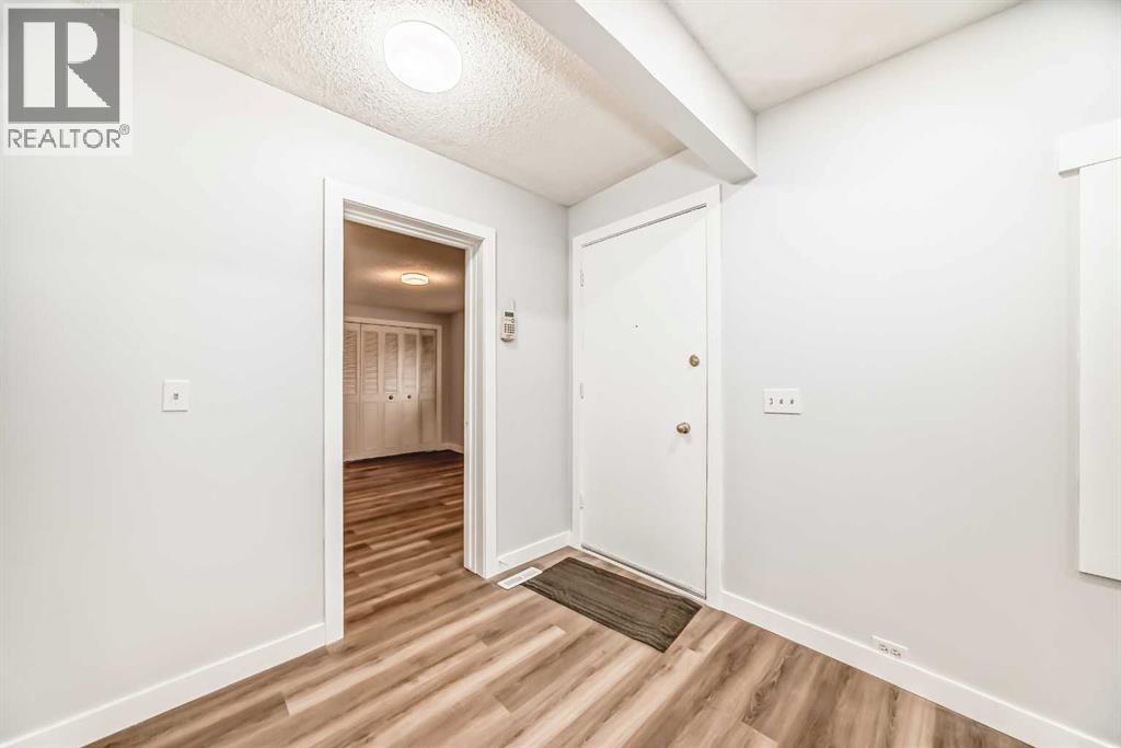 House for Sale in 307 Huntridge Road NE|Calgary, Alberta T2K4B8 4