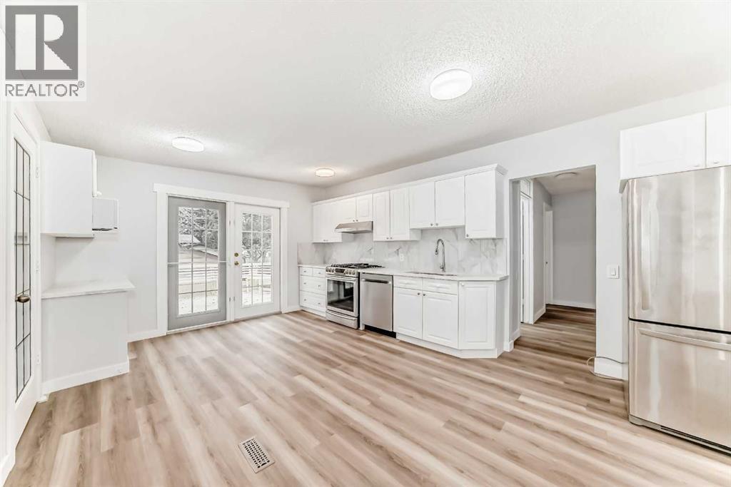 House for Sale in 307 Huntridge Road NE|Calgary, Alberta T2K4B8 5