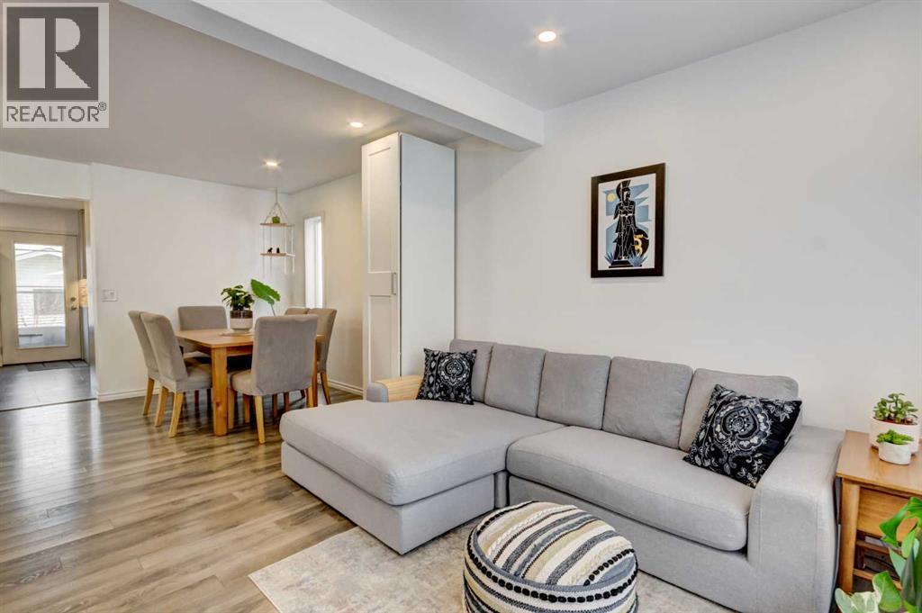 House for Sale in 27 Rivercrest Circle SE|Calgary, Alberta T2C4G3 5