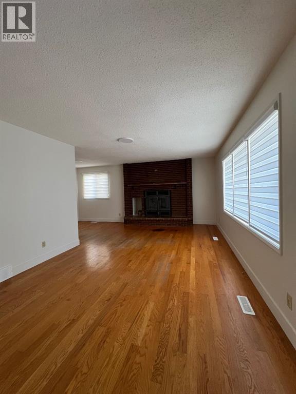 House for Sale in 6807 Huntchester Road NE|Calgary, Alberta T2K5E6 3