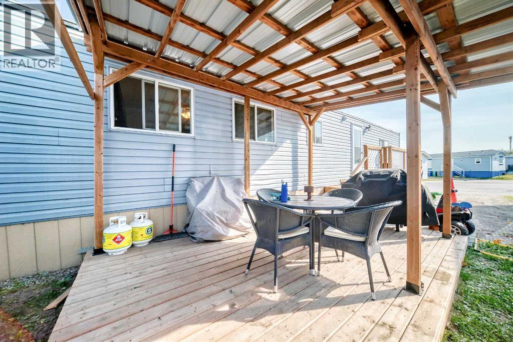 Mobile Home for Sale in 724, 1101 84 Street NE|Calgary, Alberta T2A7X2 4