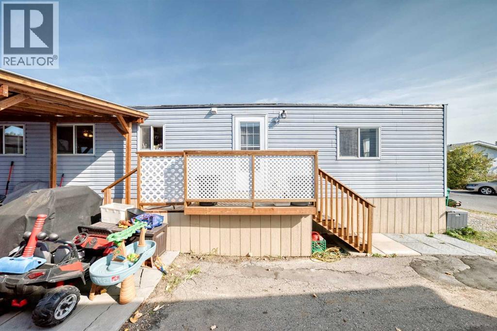 Mobile Home for Sale in 724, 1101 84 Street NE|Calgary, Alberta T2A7X2 3