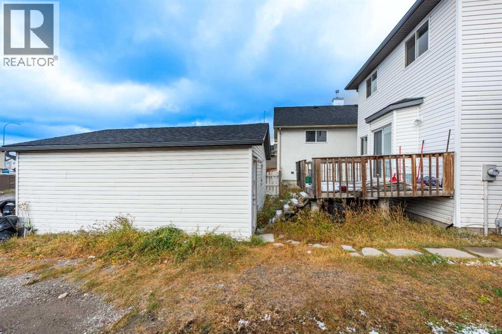 House for Sale in 171 TARAWOOD Road NE|Calgary, Alberta T3J5G4 4