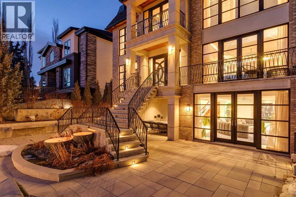 House for Sale in 1118 Premier Way SW|Calgary, Alberta T2R1L6 2