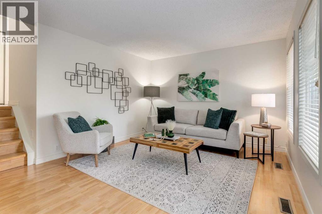 Row / Townhouse for Sale in 116 Point Drive NW|Calgary, Alberta T3B5B3 4