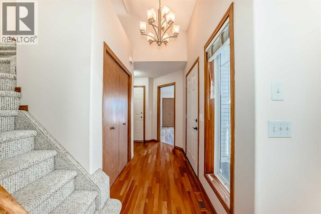 House for Sale in 110 Somerglen Road SW|Calgary, Alberta T2Y3S3 4