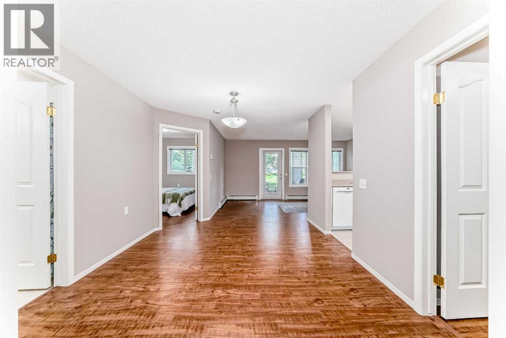 Apartment for Sale in 132, 5000 Somervale Court SW|Calgary, Alberta T2Y4M1 3