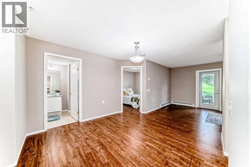 Apartment for Sale in 132, 5000 Somervale Court SW|Calgary, Alberta T2Y4M1 4