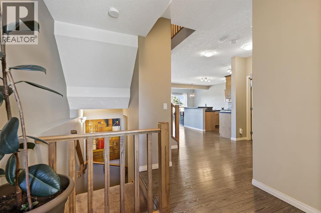 House for Sale in 114 Everglen Crescent SW|Calgary, Alberta T2Y0G5 5