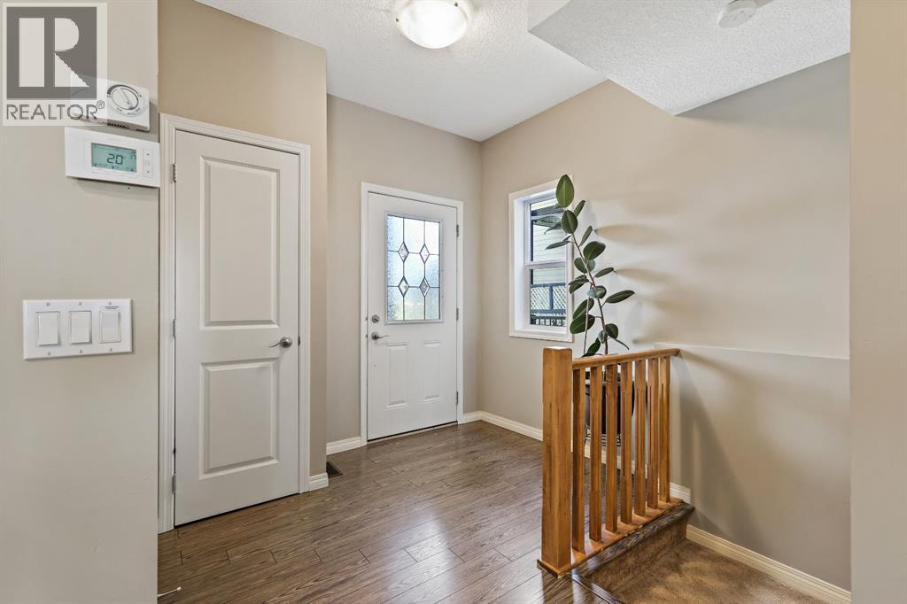 House for Sale in 114 Everglen Crescent SW|Calgary, Alberta T2Y0G5 4