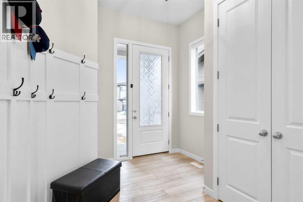 House for Sale in 29 Magnolia Manor SE|Calgary, Alberta T3M3H8 4