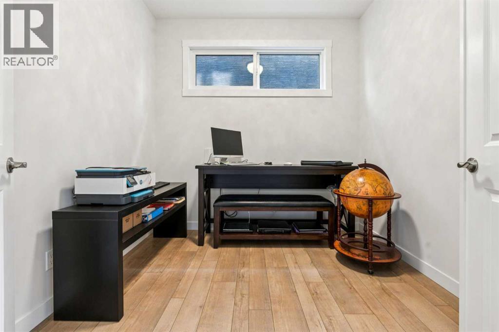 House for Sale in 548 Cranbrook Gardens SE|Calgary, Alberta T3M3N5 4