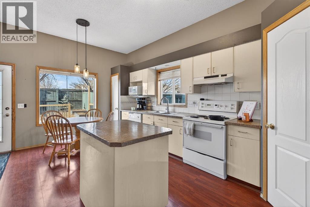 House for Sale in 68 Coventry Green NE|Calgary, Alberta T3K4L4 2