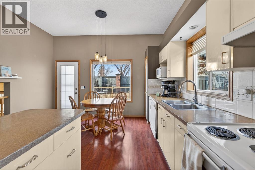 House for Sale in 68 Coventry Green NE|Calgary, Alberta T3K4L4 5