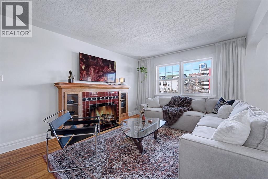 Apartment for Sale in 11, 1125 17 Avenue SW|Calgary, Alberta T2T3J9 4