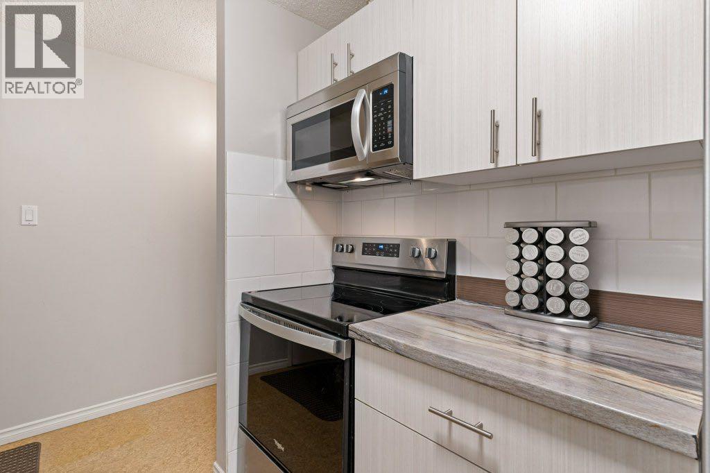 Apartment for Sale in 504, 8948 Elbow Drive SW|Calgary, Alberta T2V0H9 4