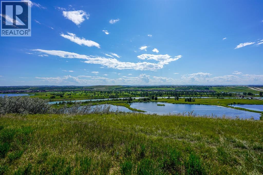 House for Sale in 15 Cranleigh Way SE|Calgary, Alberta T3M1H3 4