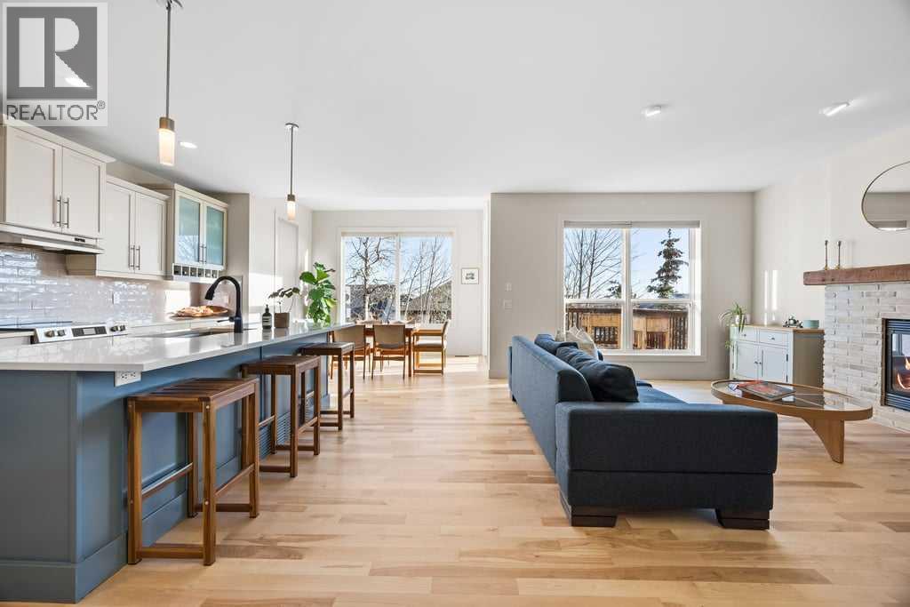 House for Sale in 59 Cortina Way SW|Calgary, Alberta T3H0B6 4