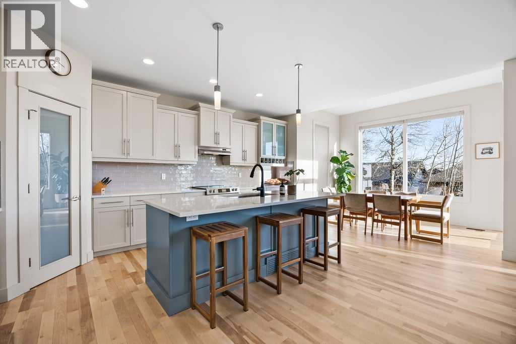 House for Sale in 59 Cortina Way SW|Calgary, Alberta T3H0B6 5