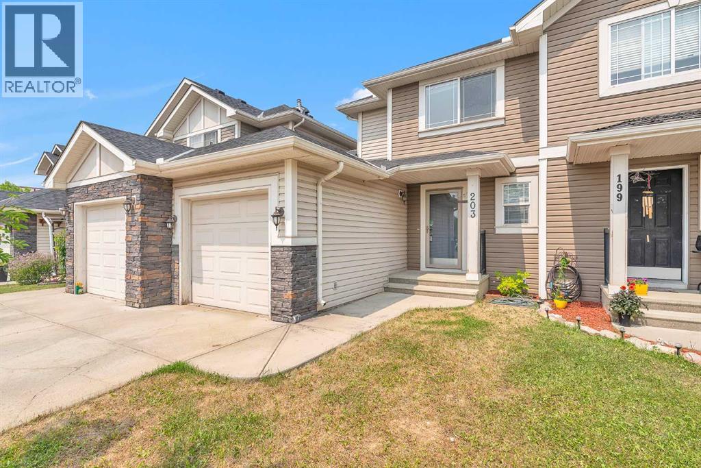 Duplex for Sale in 203 Cranberry Green SE|Calgary, Alberta T3M1L3 3