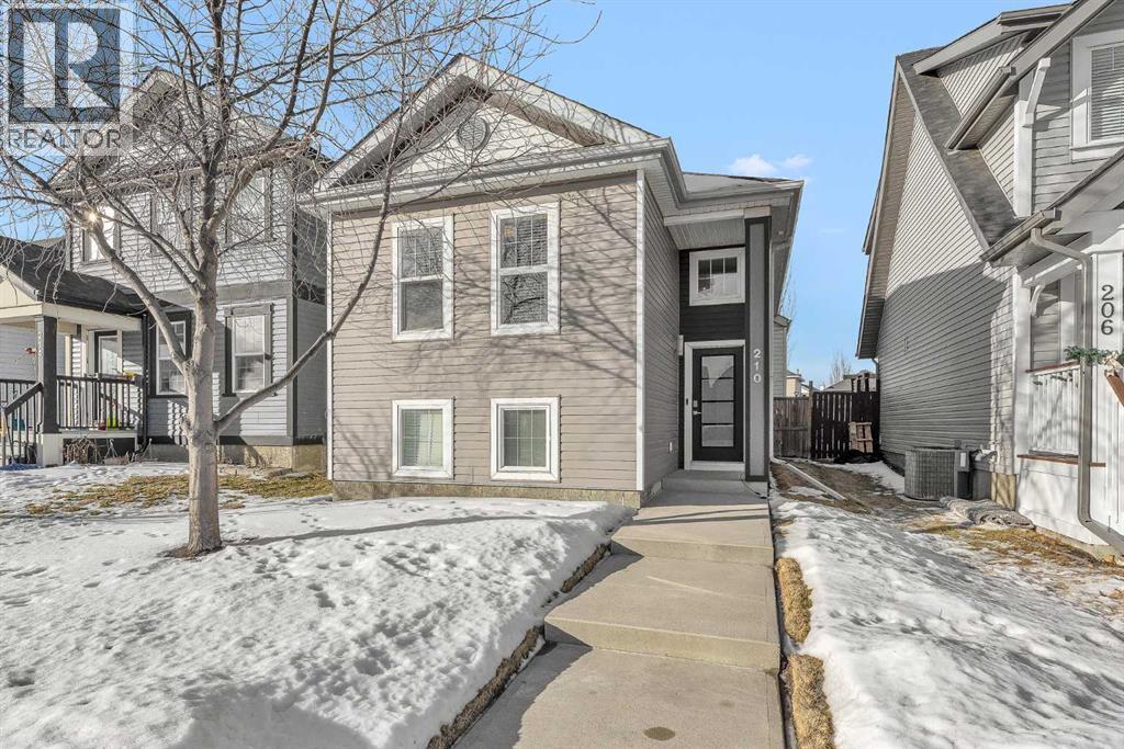 House for Sale in 210 Copperstone Grove SE|Calgary, Alberta T2Z4X7