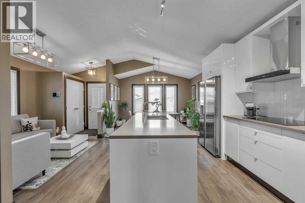 House for Sale in 210 Copperstone Grove SE|Calgary, Alberta T2Z4X7 4