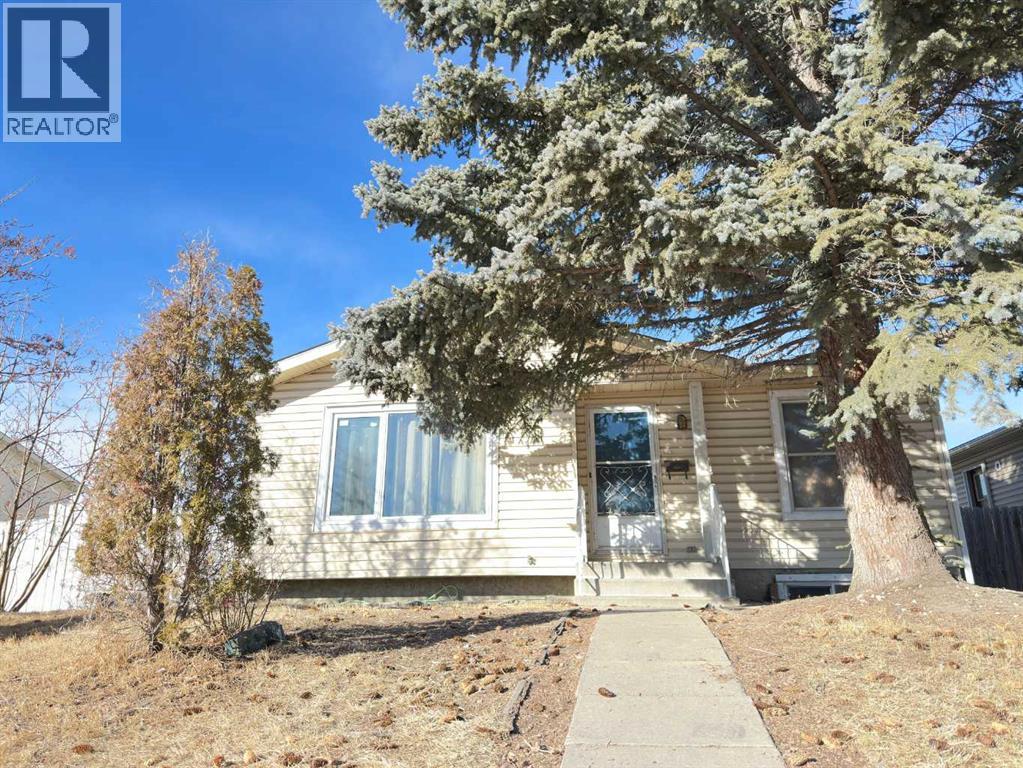 House for Sale in 83 Falshire Way NE|Calgary, Alberta T3J2C7