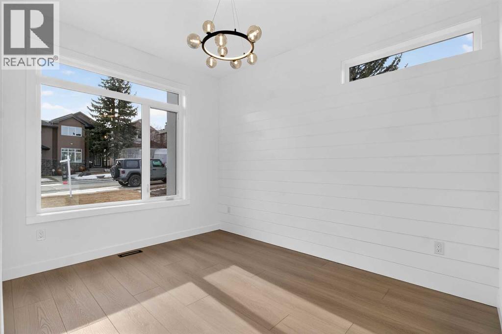 House for Sale in 720 52 Avenue SW|Calgary, Alberta T2V0B5 5