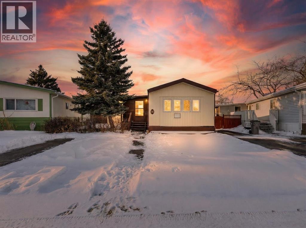 Mobile Home for Sale in 40, 6724 17 Avenue SE|Calgary, Alberta T2A0W5