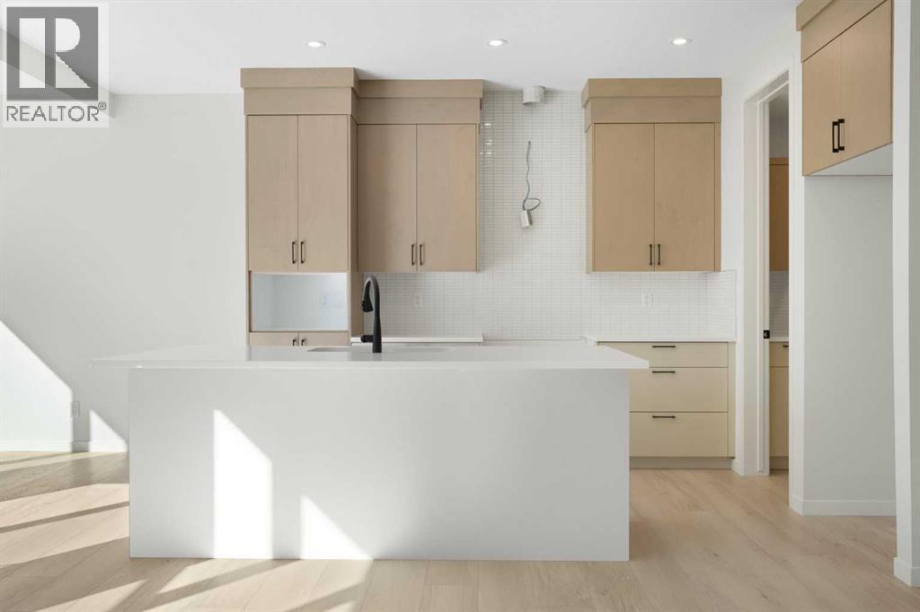 House for Sale in 17 Marmot Passage NW|Calgary, Alberta T3R2J3 2