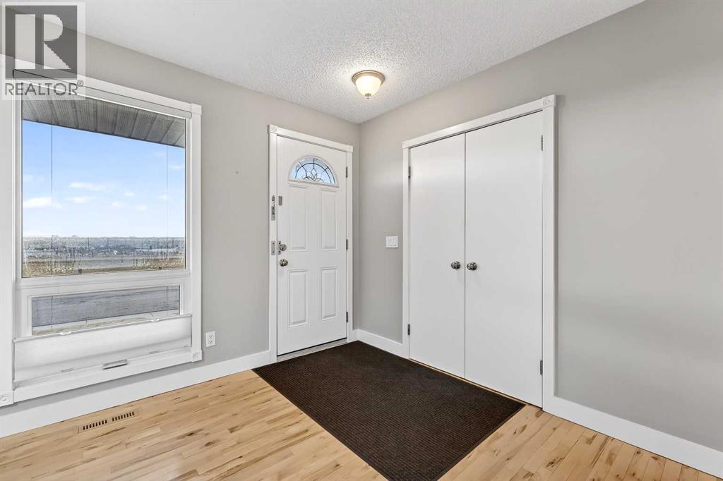 House for Sale in 740 Lysander Drive SE|Calgary, Alberta T2C1X1 3