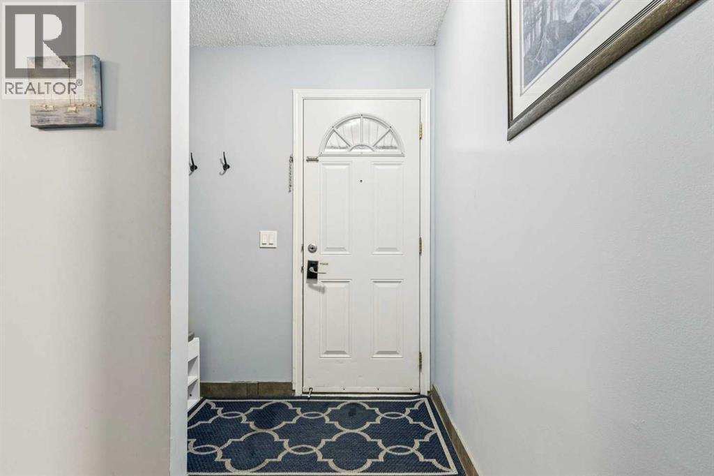 Row / Townhouse for Sale in 114, 420 Grier Avenue NE|Calgary, Alberta T2K5X6 5