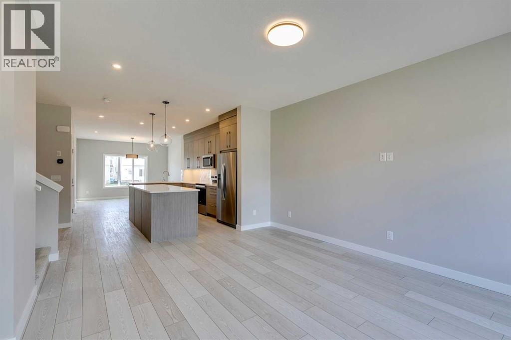 Duplex for Sale in 642 Rangeview Street SE|Calgary, Alberta T3M2K1 2