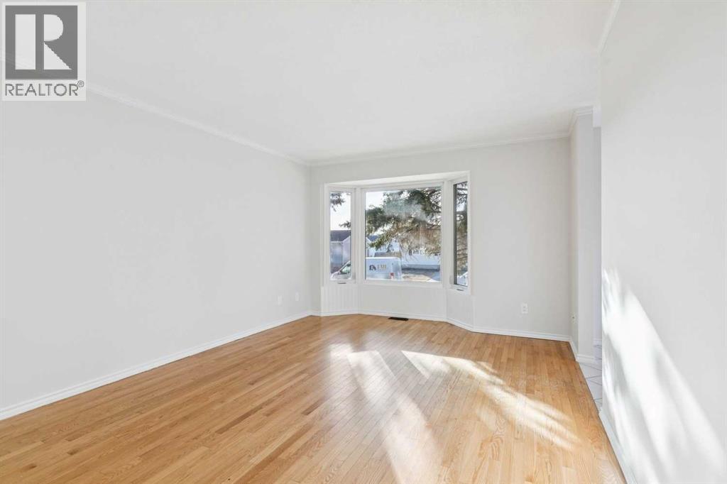 House for Sale in 354 Maitland Hill NE|Calgary, Alberta T2A5V3 3