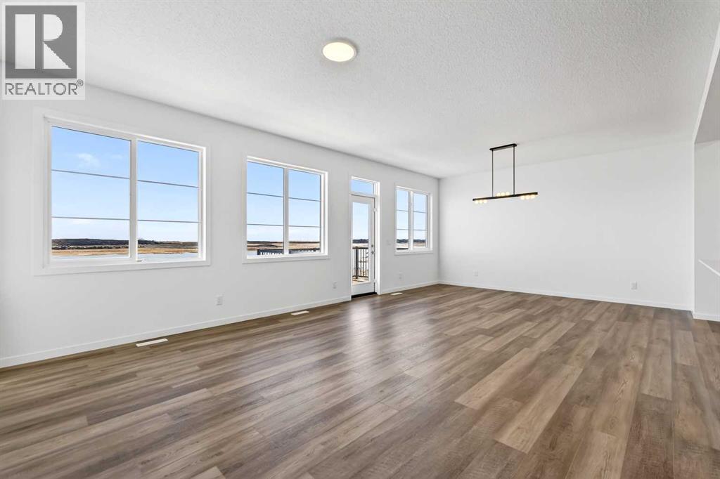 House for Sale in 195 Corner Glen Crescent NE|Calgary, Alberta T3N2L8 5