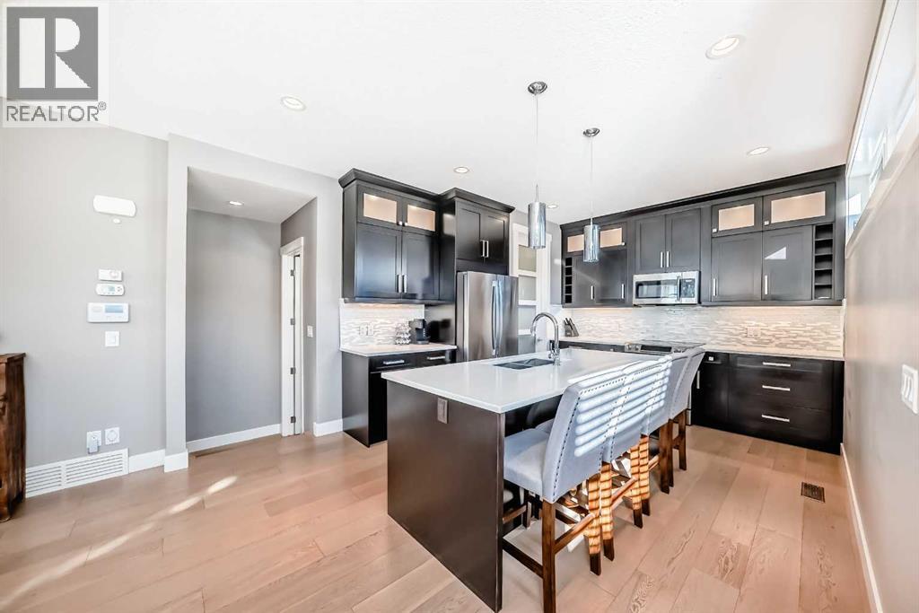 Row / Townhouse for Sale in 2, 413 25 Avenue NE|Calgary, Alberta T2E1Y4 5