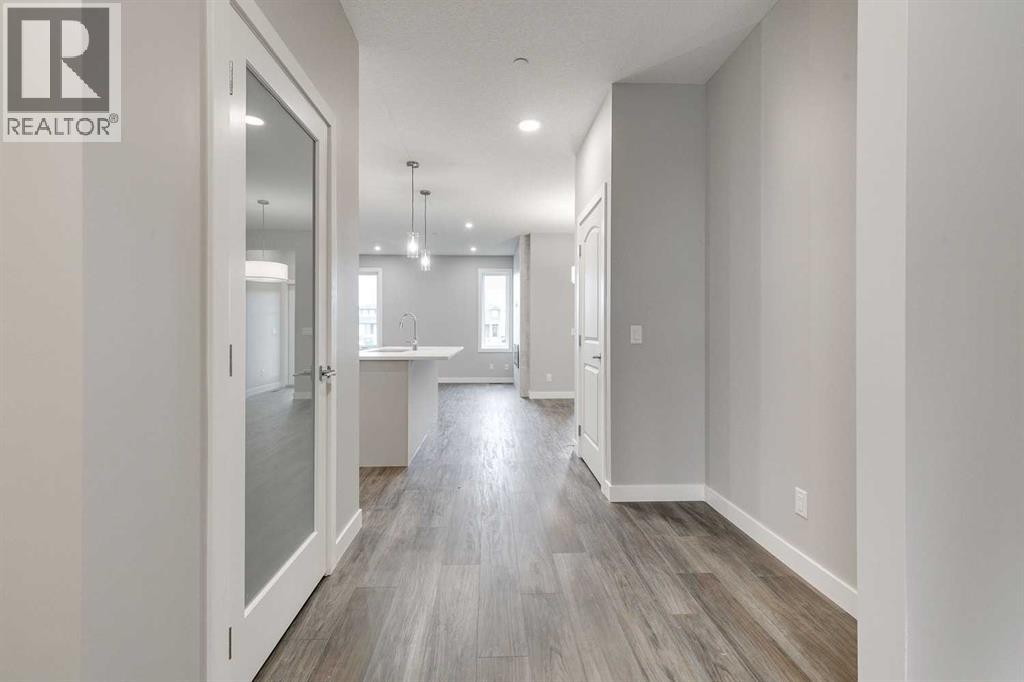 House for Sale in 483 Hotchkiss Manor SE|Calgary, Alberta T3S0T2 4