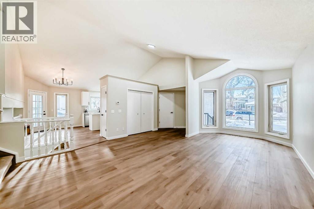 House for Sale in 624 Shawinigan Drive SW|Calgary, Alberta T2Y2H4 3