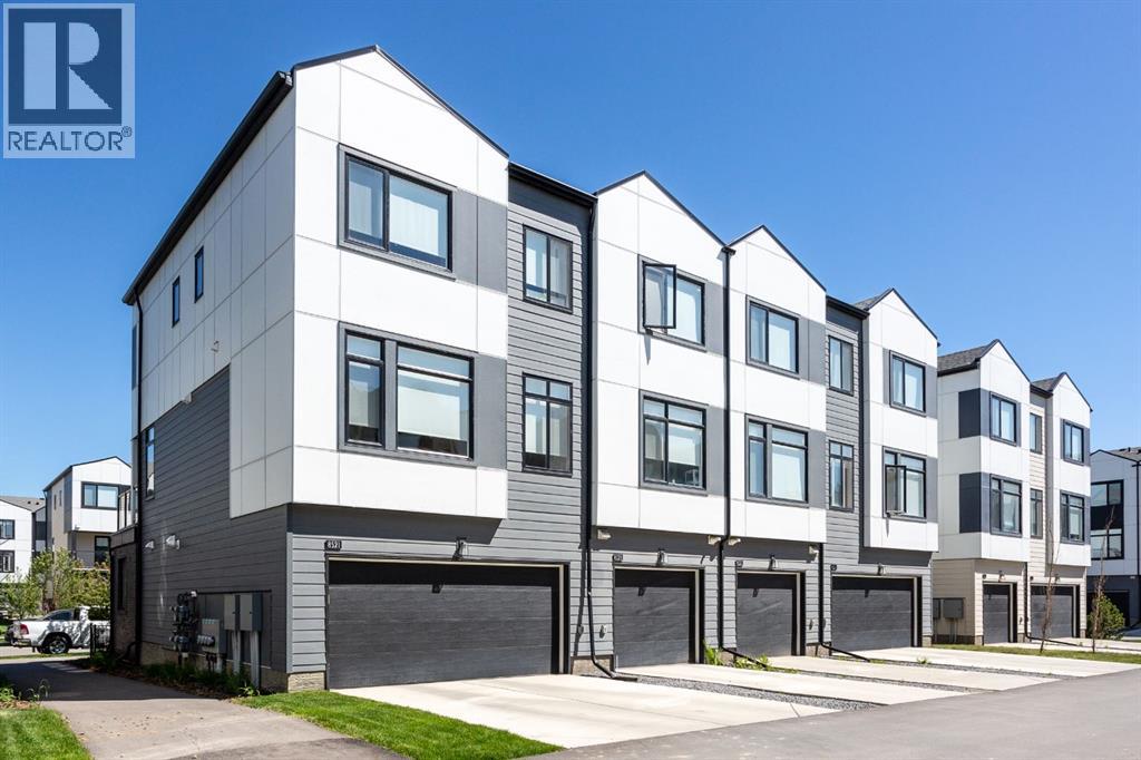 Row / Townhouse for Sale in 8521 19 Avenue SE|Calgary, Alberta T1X0L5 2