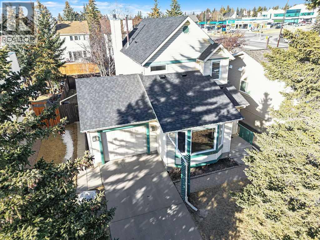 House for Sale in 220 Scenic Way NW|Calgary, Alberta T3L1B8 3