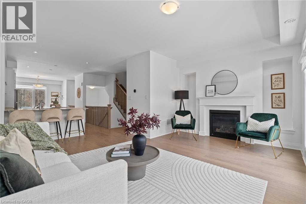 Row / Townhouse for Sale in 4064 KADIC Terrace|Mississauga, Ontario L5M2S8 3