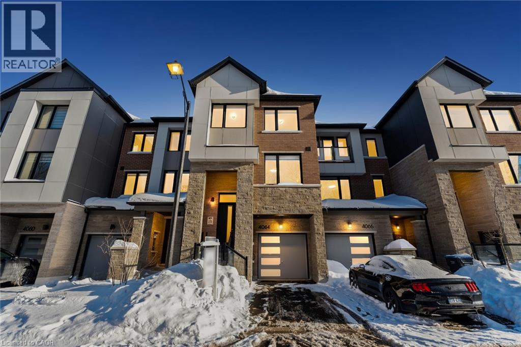 Row / Townhouse for Sale in 4064 KADIC Terrace|Mississauga, Ontario L5M2S8