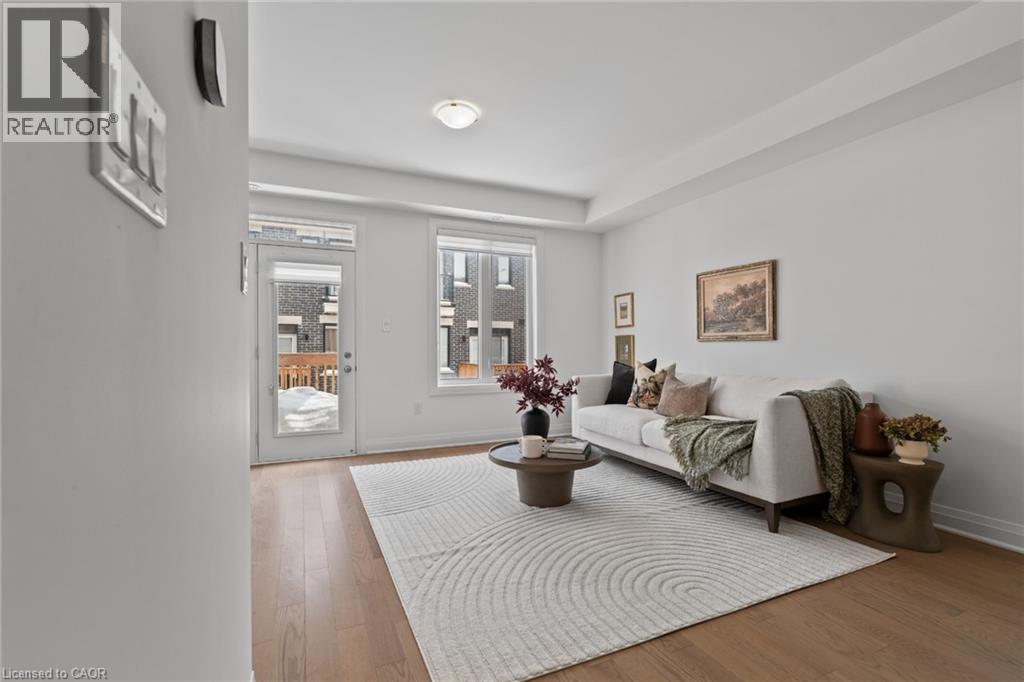 Row / Townhouse for Sale in 4064 KADIC Terrace|Mississauga, Ontario L5M2S8 2