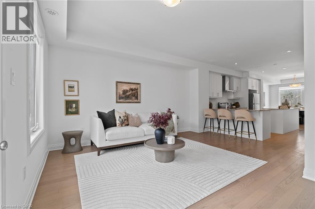 Row / Townhouse for Sale in 4064 KADIC Terrace|Mississauga, Ontario L5M2S8 4